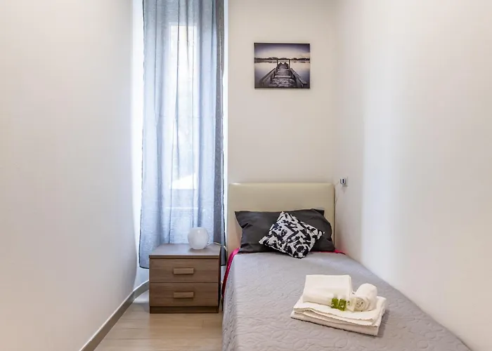 Guesthost - Alice Garden Apartment La Spezia