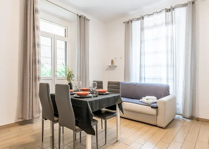 Apartment Guesthost - Alice Garden La Spezia