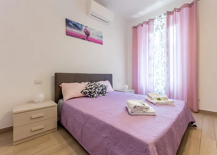 Guesthost - Alice Garden Apartment *